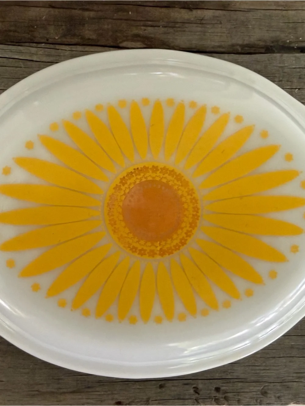 VINTAGE Daisy Casserole lid 943 C 28